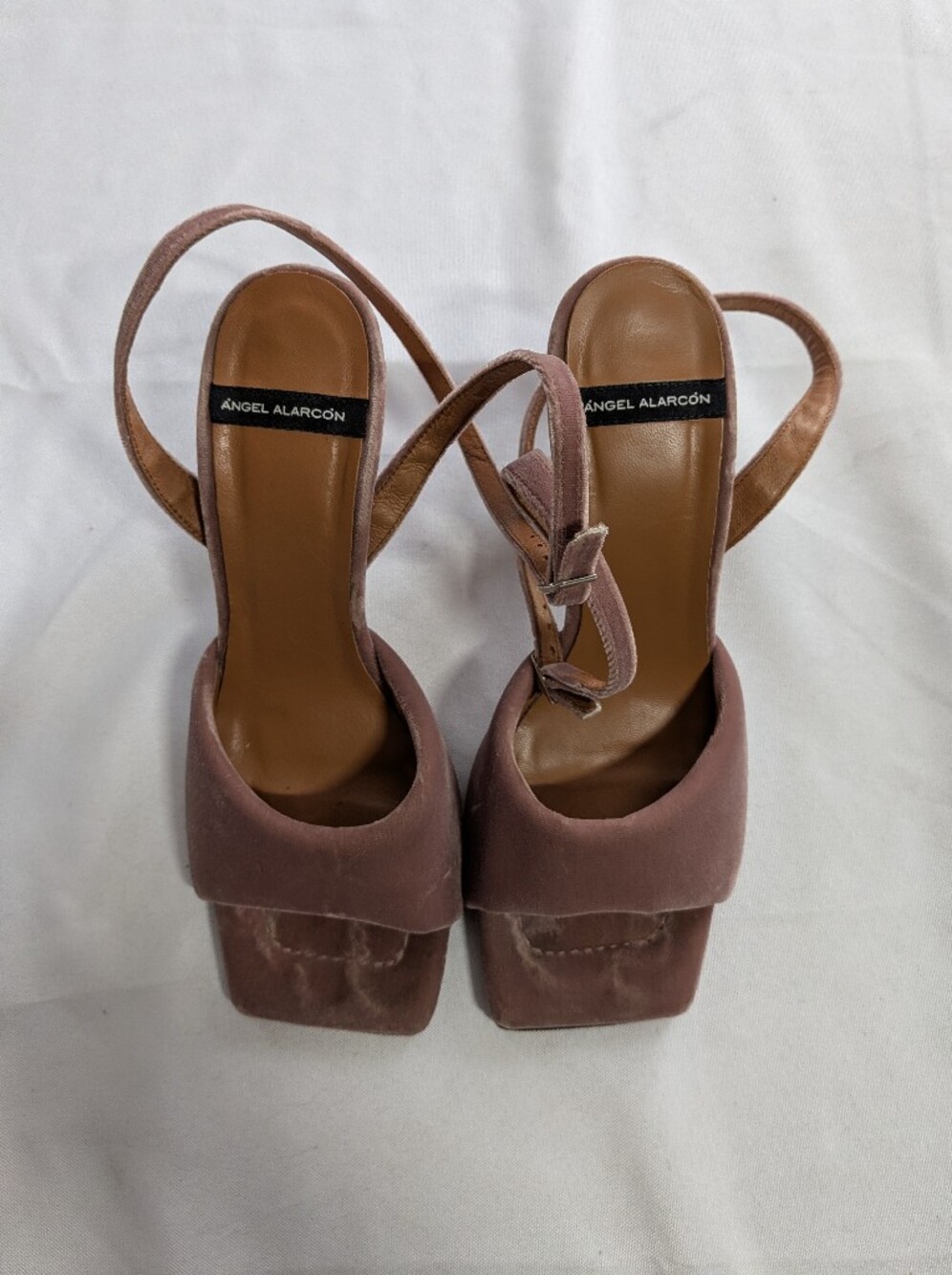 Ángel Alarcón Dusty Rose Velvet Square Toe Ankle Strap Heel Sandals | Size 39